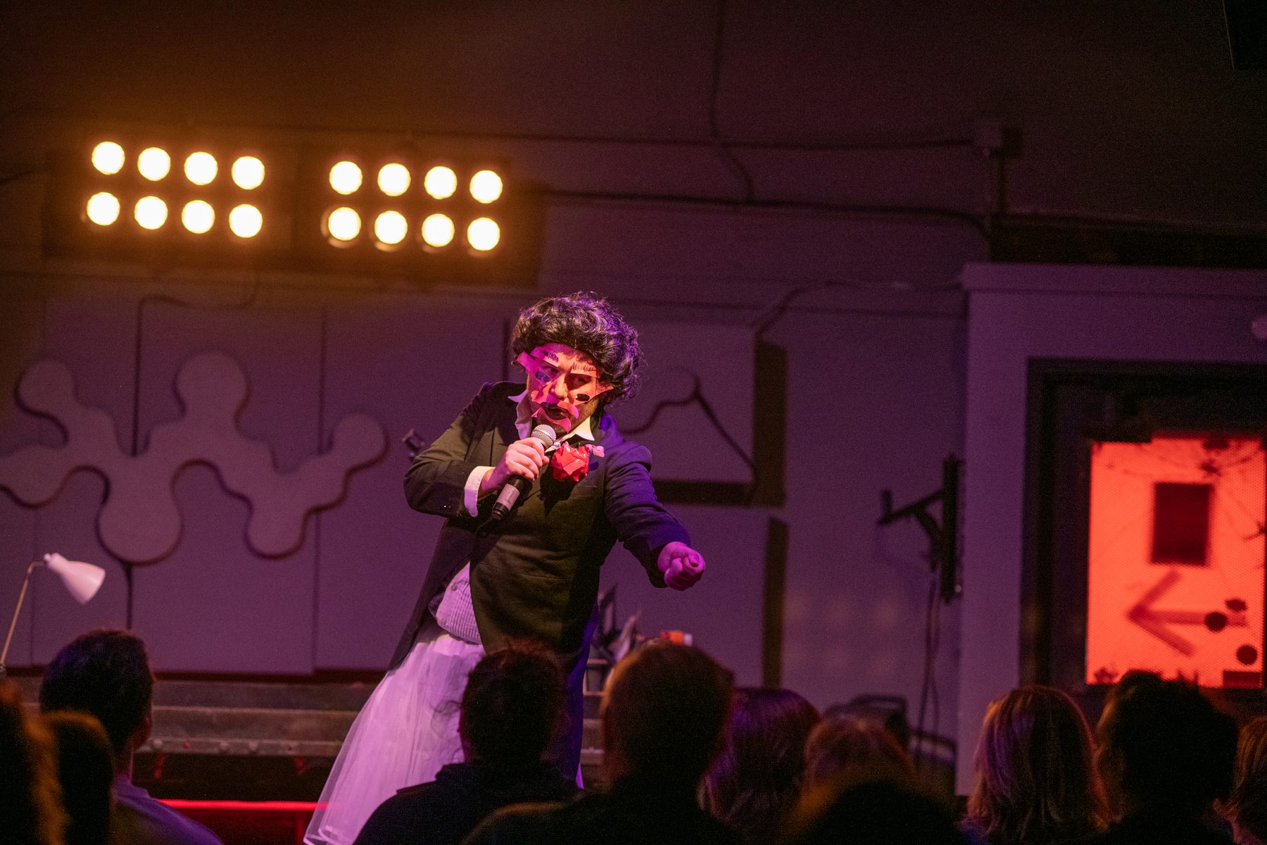 Bottoming for Jesus crowd